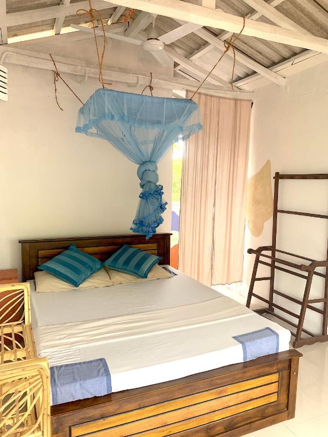 Hotel Salty Fish Mirissa Exterior foto