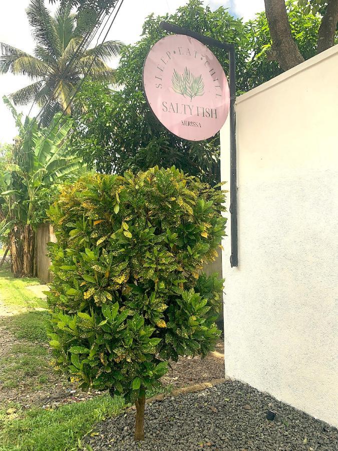 Hotel Salty Fish Mirissa Exterior foto